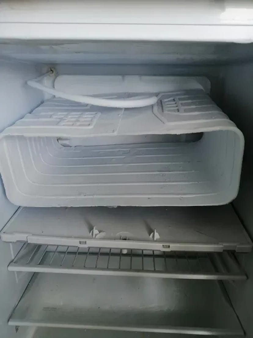 Швидкий та надійний ремонт холодильників на дому з виїздом майстра