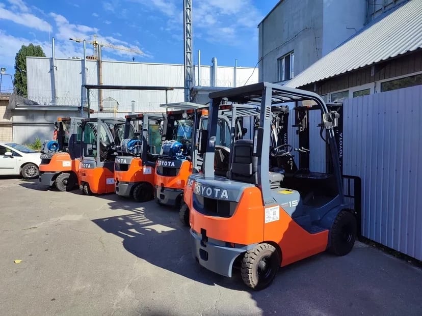 Вилкові навантажувачі