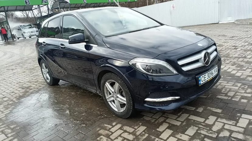 Авто з водієм, трансфер, перевезення весіль.