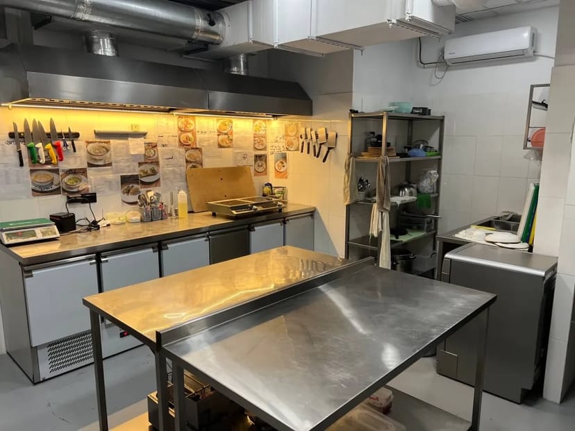 Фасадне приміщення 84 м2 в ЖК Малахіт