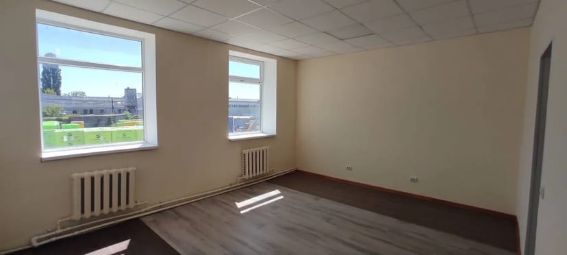 Торгово-офісне приміщення 260 м2