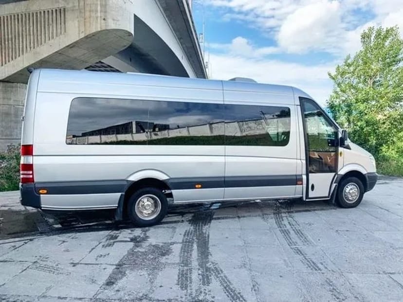 275 Мікроавтобус на весілля Mercedes Sprinter VIP сріблястий
