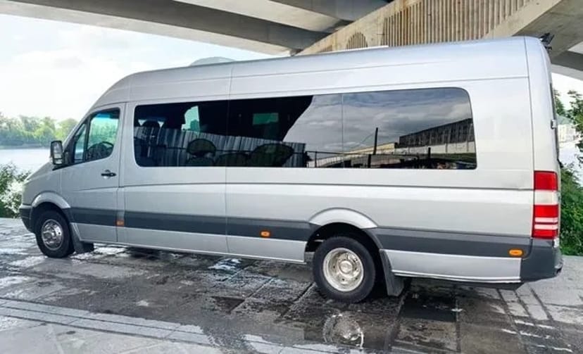 275 Мікроавтобус на весілля Mercedes Sprinter VIP сріблястий
