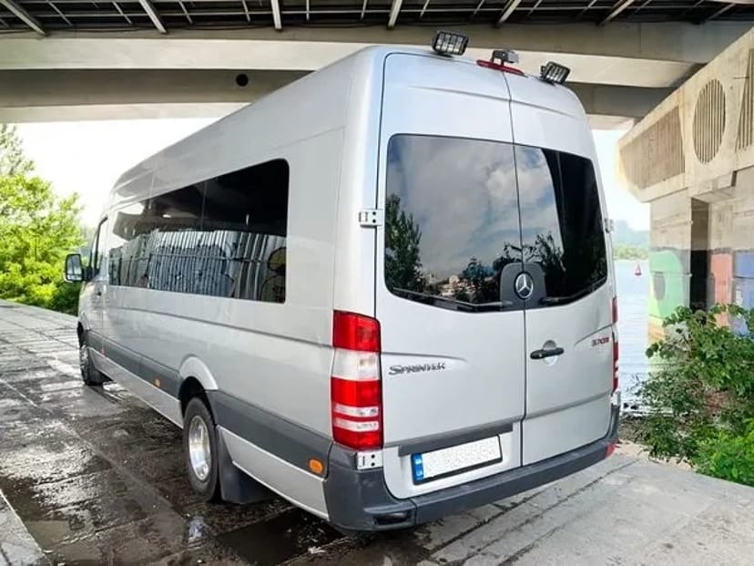 275 Мікроавтобус на весілля Mercedes Sprinter VIP сріблястий