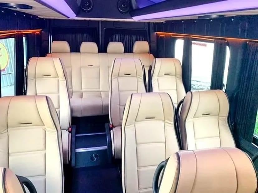 275 Мікроавтобус на весілля Mercedes Sprinter VIP сріблястий