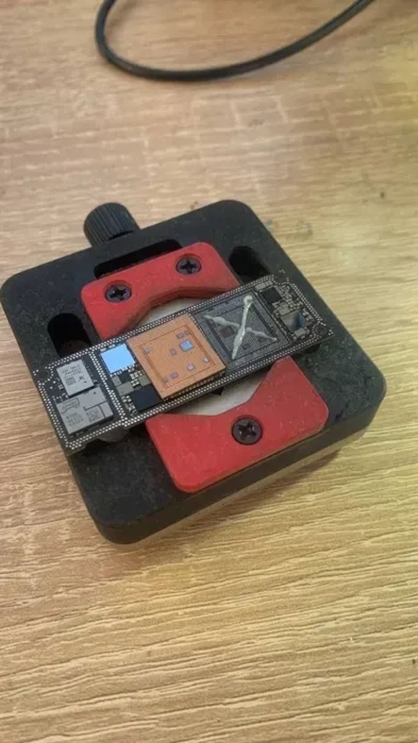 Професійний ремонт телефонів iphone X / Xs/ Xr / 11 / 12 / 13 / 14 15