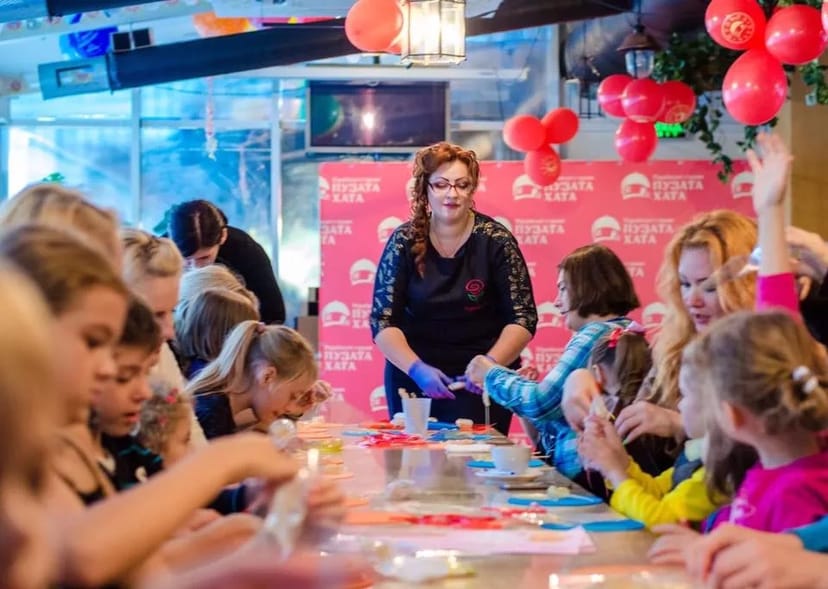 Проведення виїзних майстер-класів з карамелі для дітей в школах, садочках та розважальних закладах Дніпро, Україна