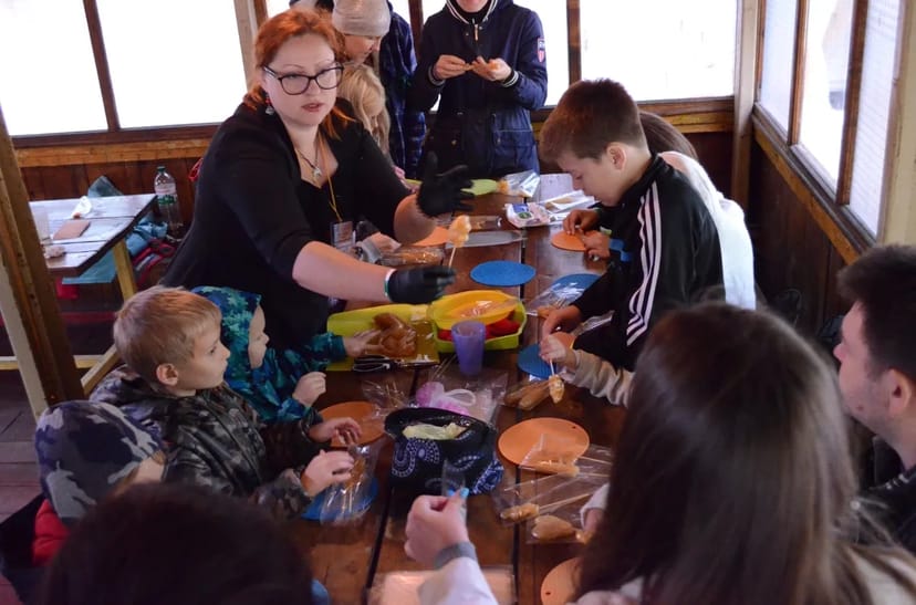 Проведення виїзних майстер-класів з карамелі для дітей в школах, садочках та розважальних закладах Дніпро, Україна