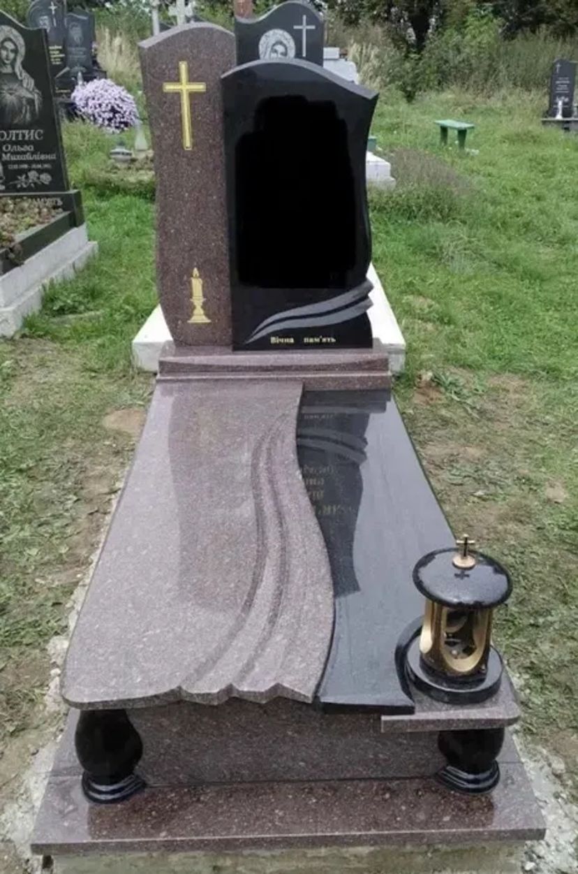 Виготовлення пам‘ятників з Українського та Індійського граніту.