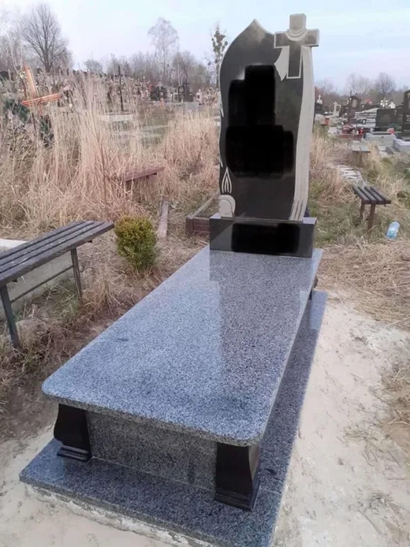 Виготовлення пам‘ятників з Українського та Індійського граніту.