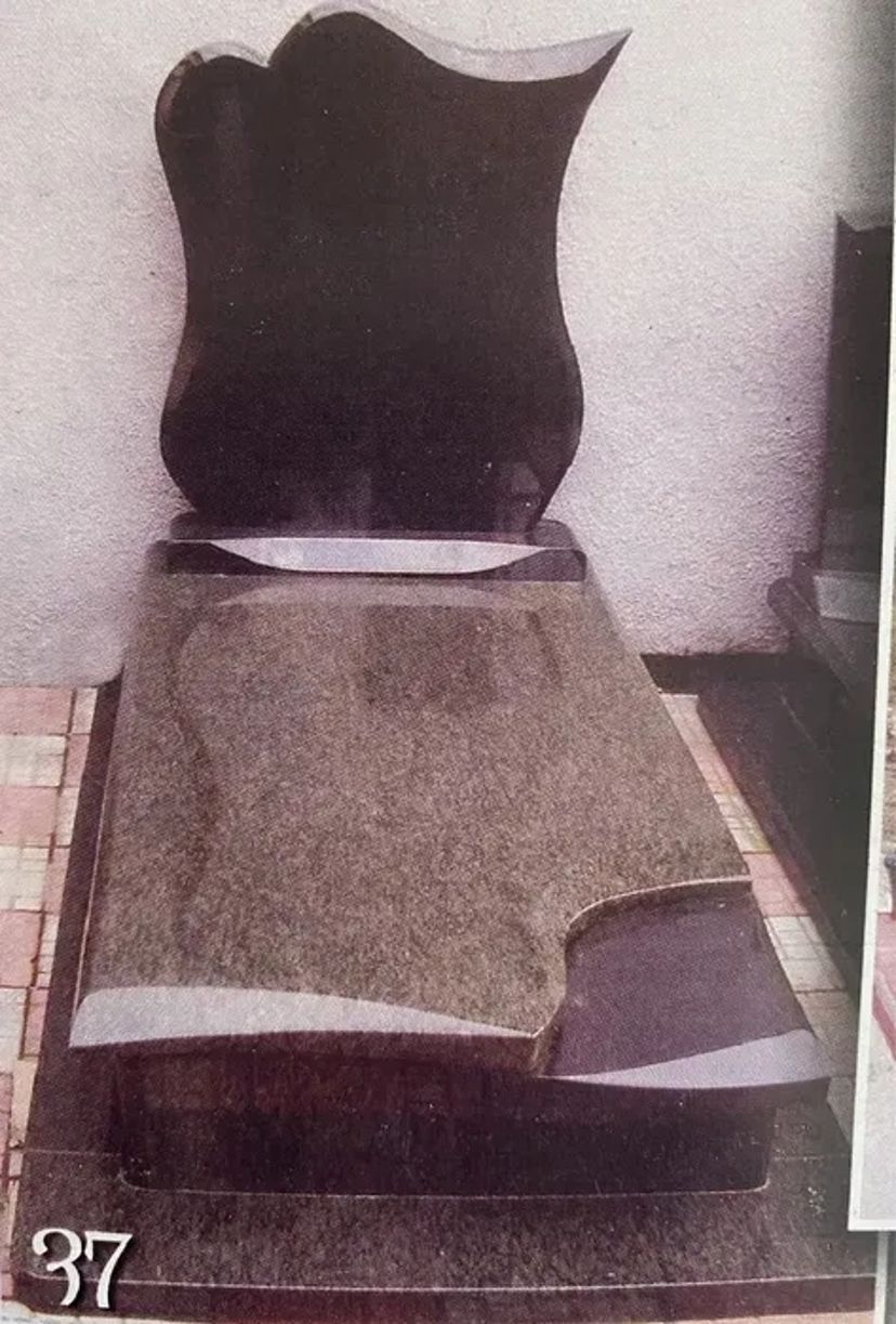 Виготовлення пам‘ятників з Українського та Індійського граніту.