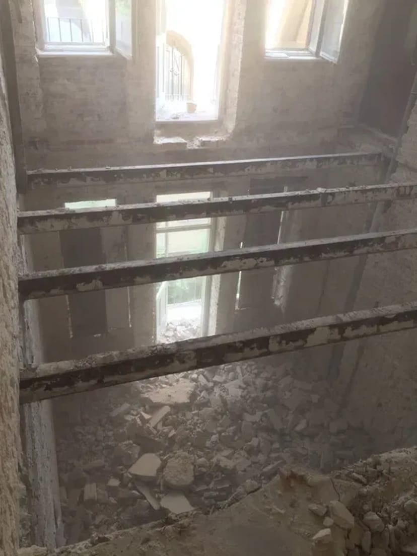 Демонтаж стін штукатурки стяжки квартирні демонтажі.