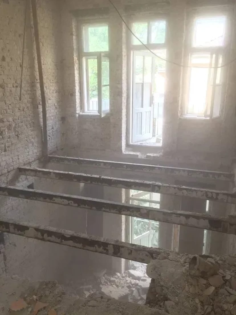 Демонтаж стін штукатурки стяжки квартирні демонтажі.