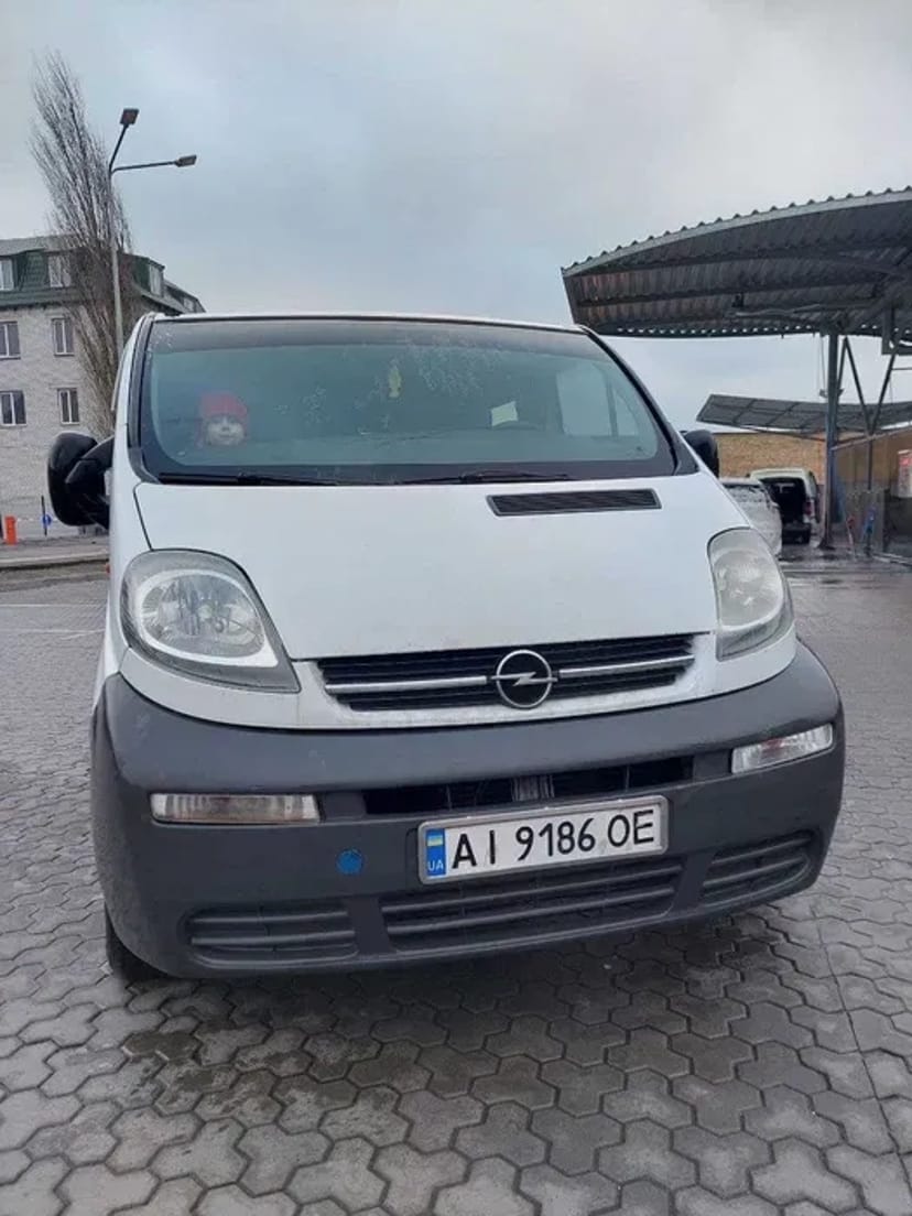 Бус Opel Vivaro у користування. Комфорт