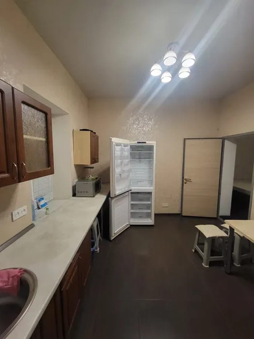 1-кімнатний будинок, р-н Центру