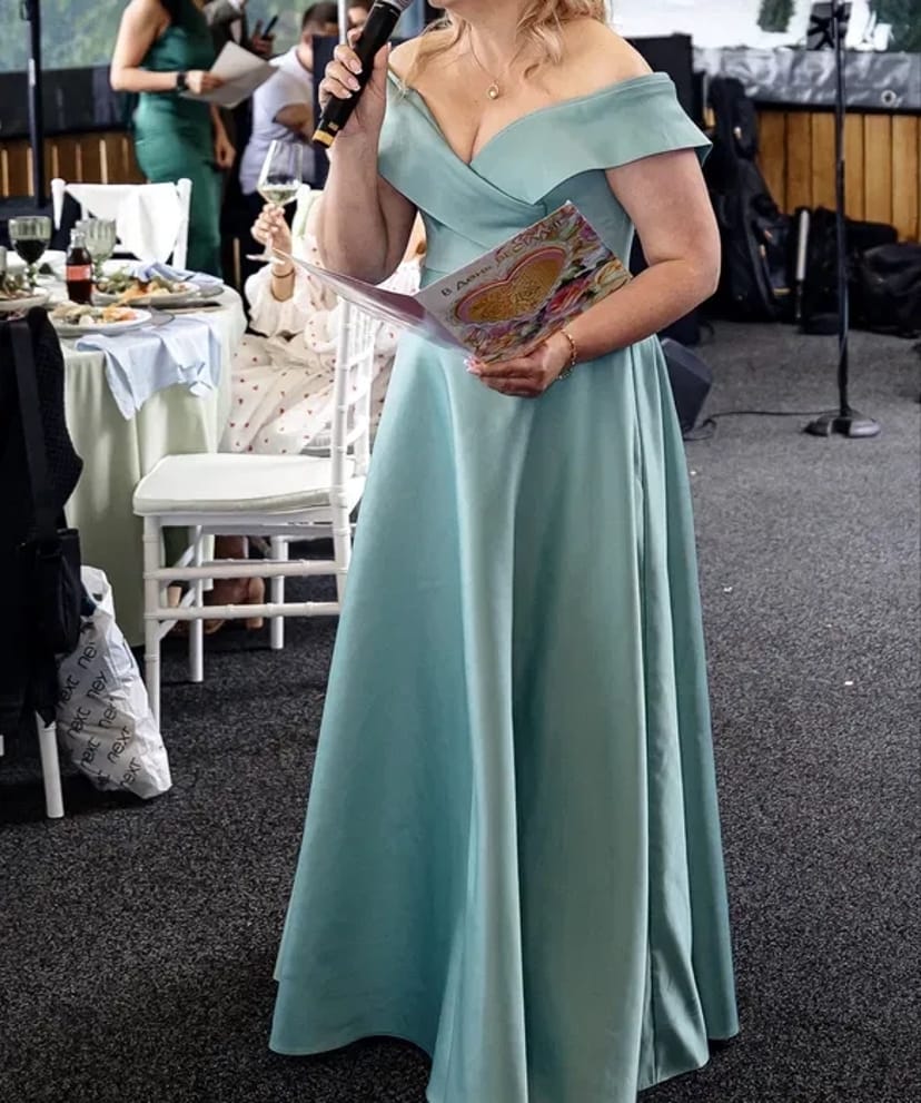 Сукня випускна