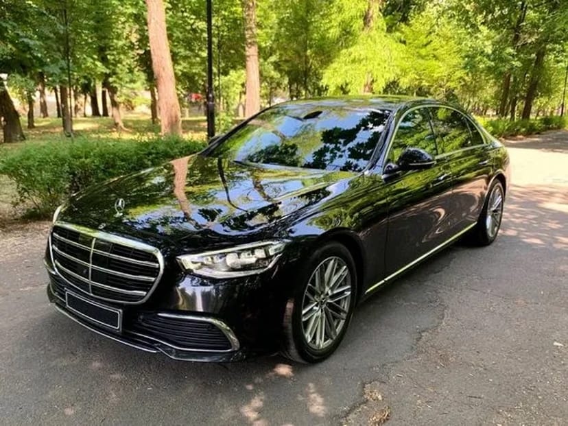300 Авто на весілля з водієм Mercedes-Benz W223 S-Class 