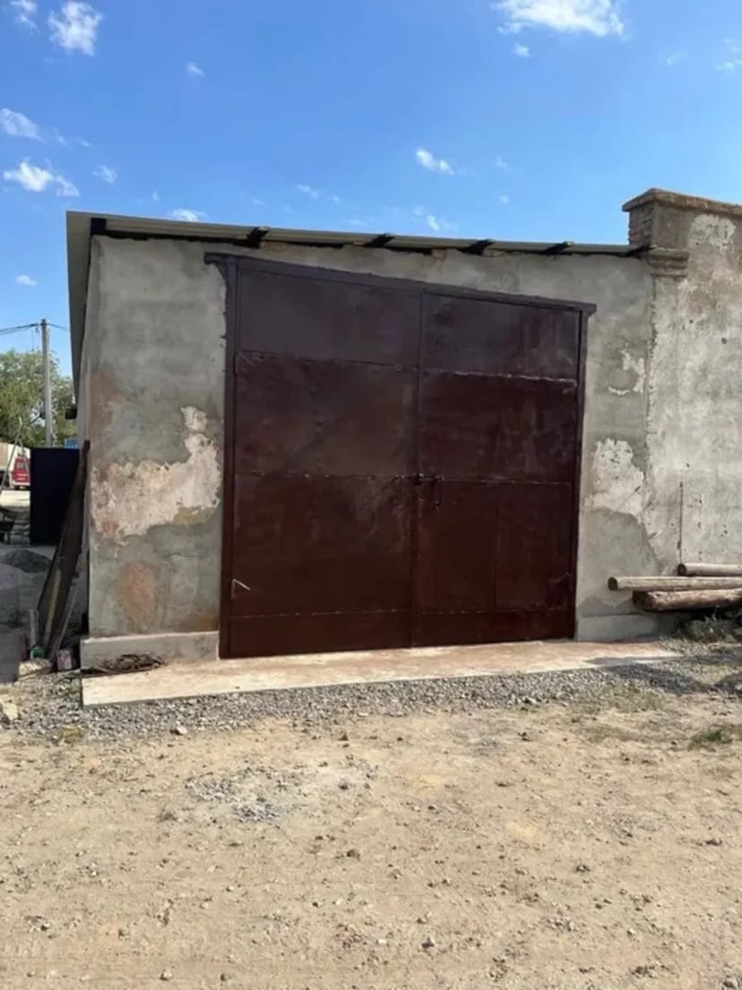 Приміщення 100 м² на території під охороною