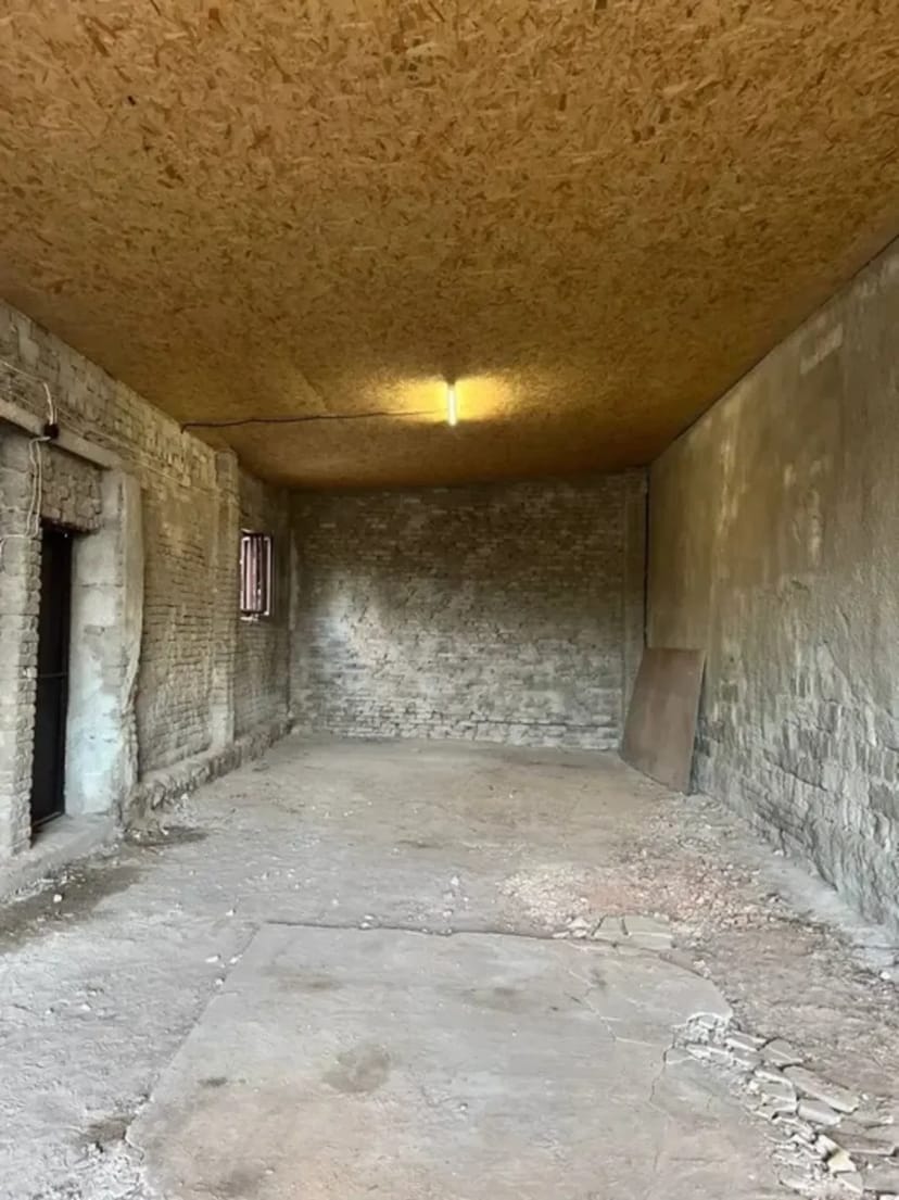 Приміщення 100 м² на території під охороною