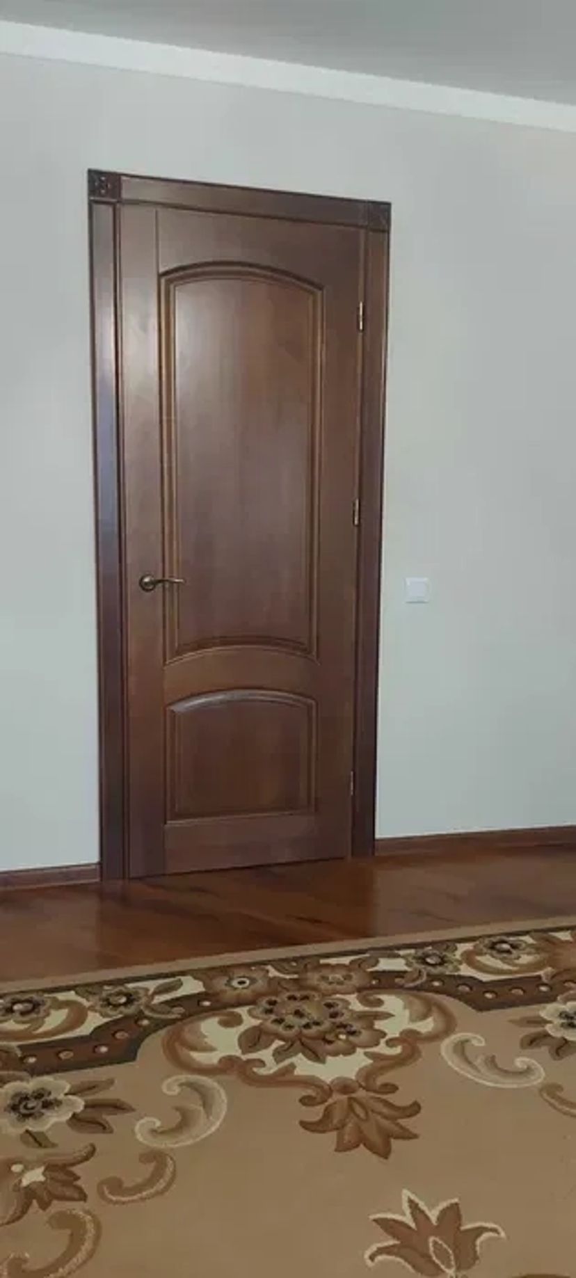 Виготовлю для вас гарні дерев'яні двері з натуральноі деревини.