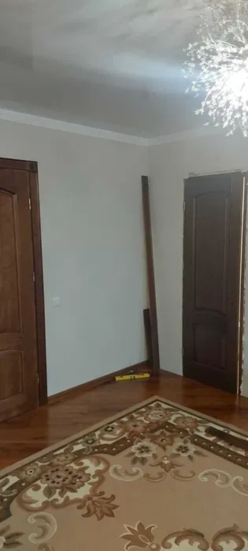 Виготовлю для вас гарні дерев'яні двері з натуральноі деревини.