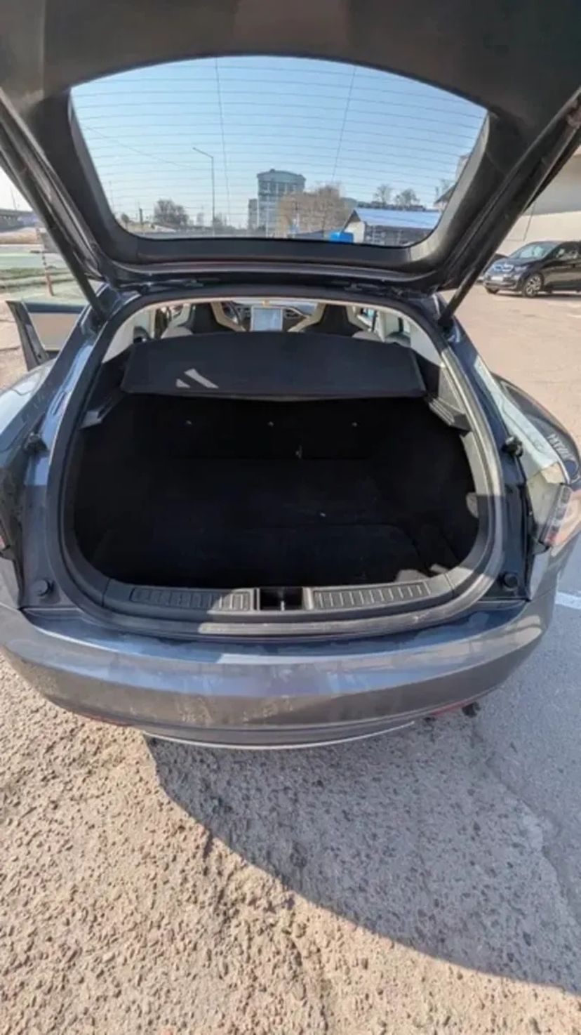 Tesla model S 2014, 85 kWt під таксі або власні потреби