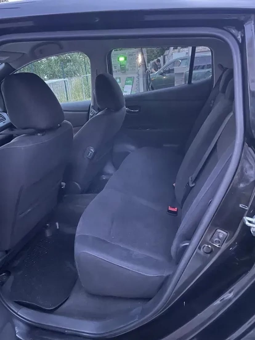 Авто Nissan Leaf