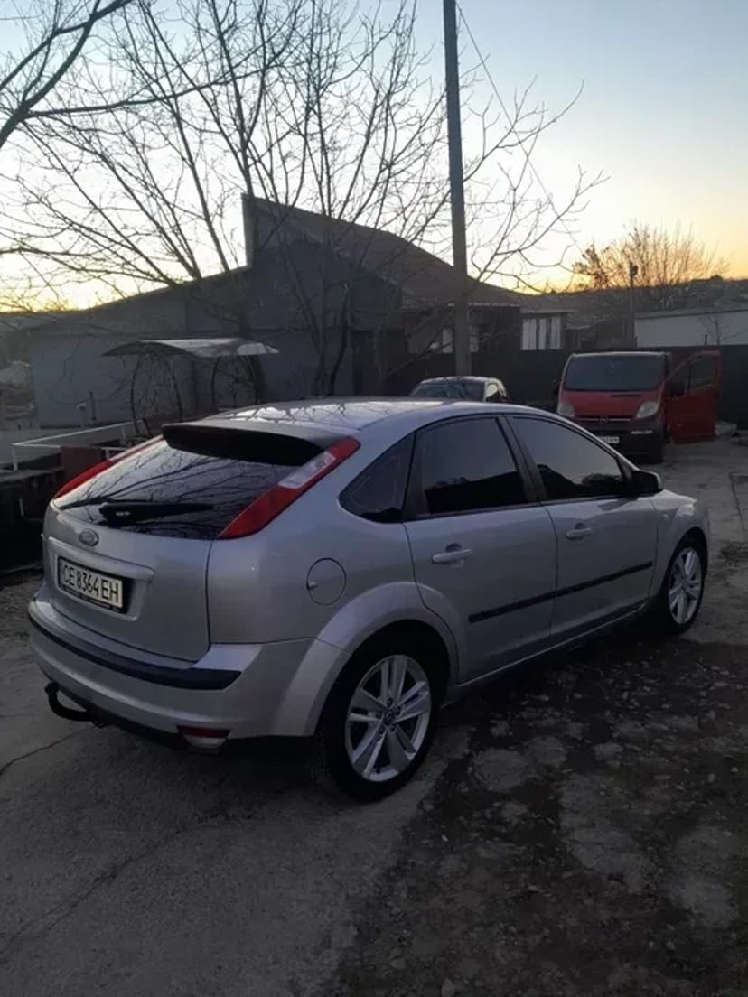 Автомобіль Форд