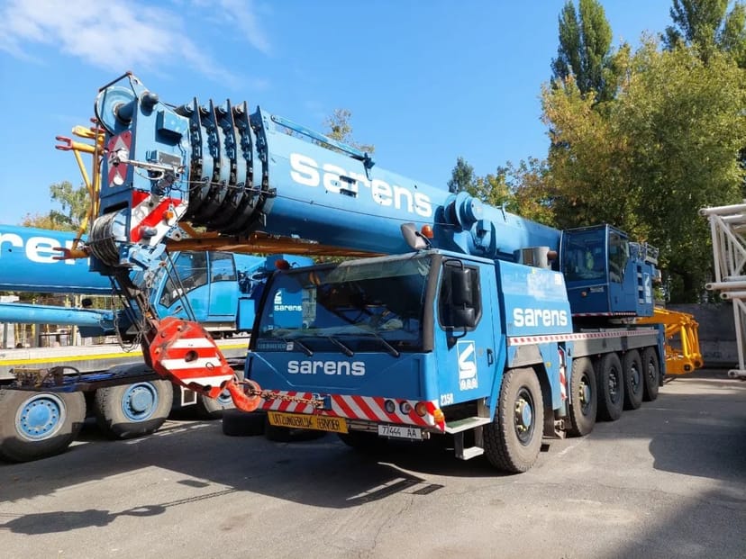 Автокран LIEBHERR 100т