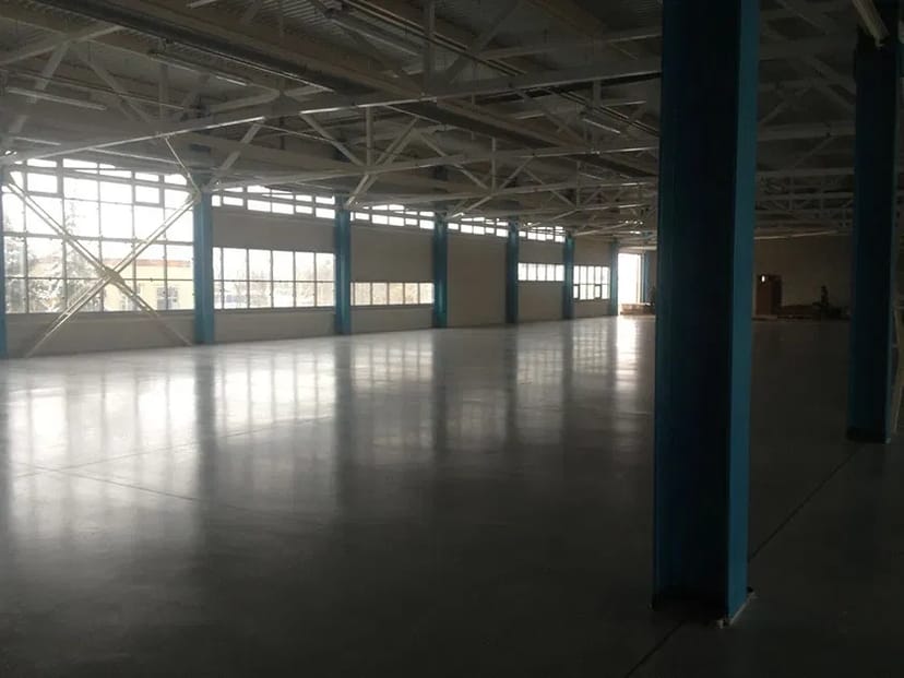 Надійні Промислові Підлоги та Бетонна Стяжка: Робота з Гарантією Якості та Дотриманням Термінів!