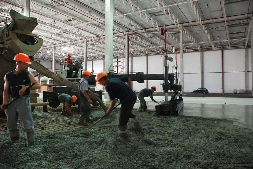 Надійні Промислові Підлоги та Бетонна Стяжка: Робота з Гарантією Якості та Дотриманням Термінів!