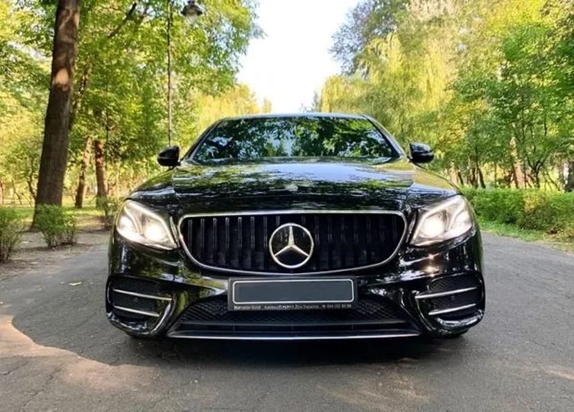 101 Mercedes E-класу на весілля в Києві – Mercedes W213 E300