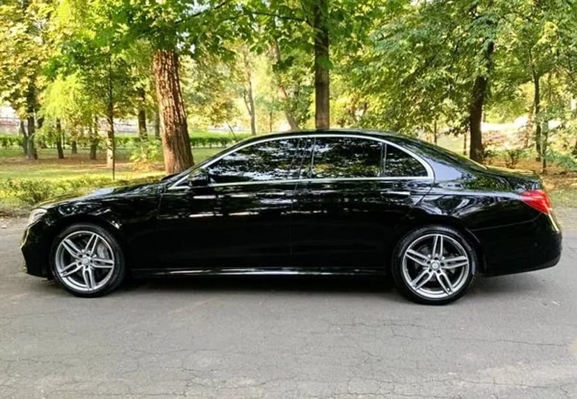 101 Mercedes E-класу на весілля в Києві – Mercedes W213 E300