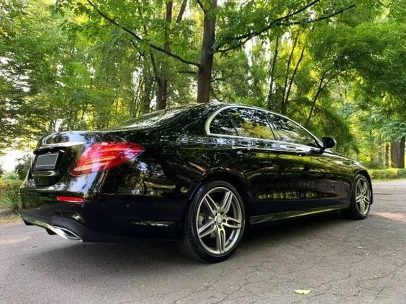 101 Mercedes E-класу на весілля в Києві – Mercedes W213 E300