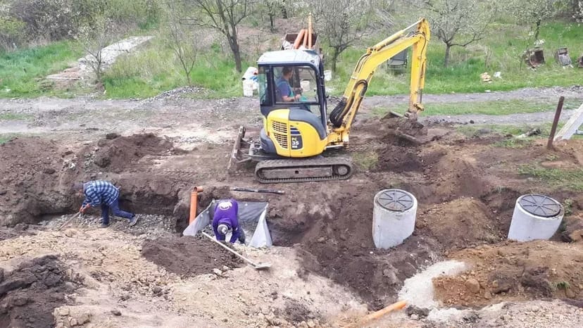Монтаж септиків Гарантія 10 років Бетонні кільця Послуги Екскаватора