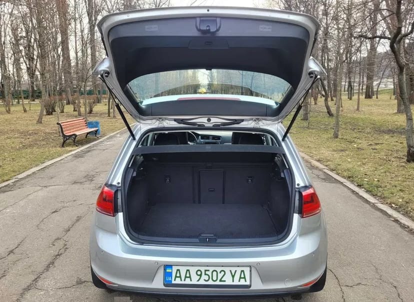 Volkswagen e-Golf в гарній комплектації