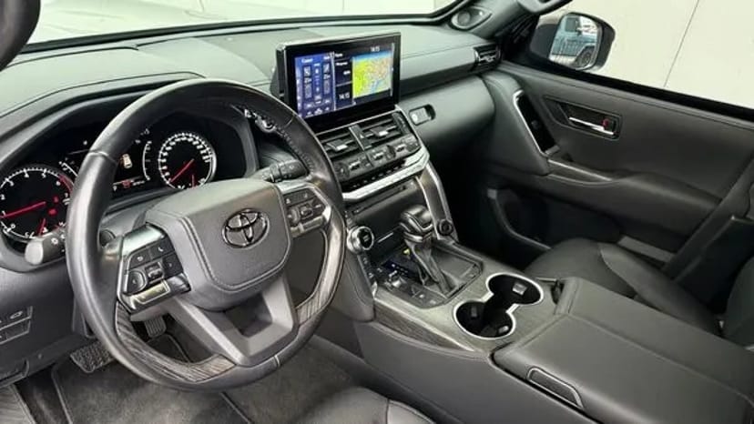 319 Броньований Toyota Land Cruiser 300 B6/B7
