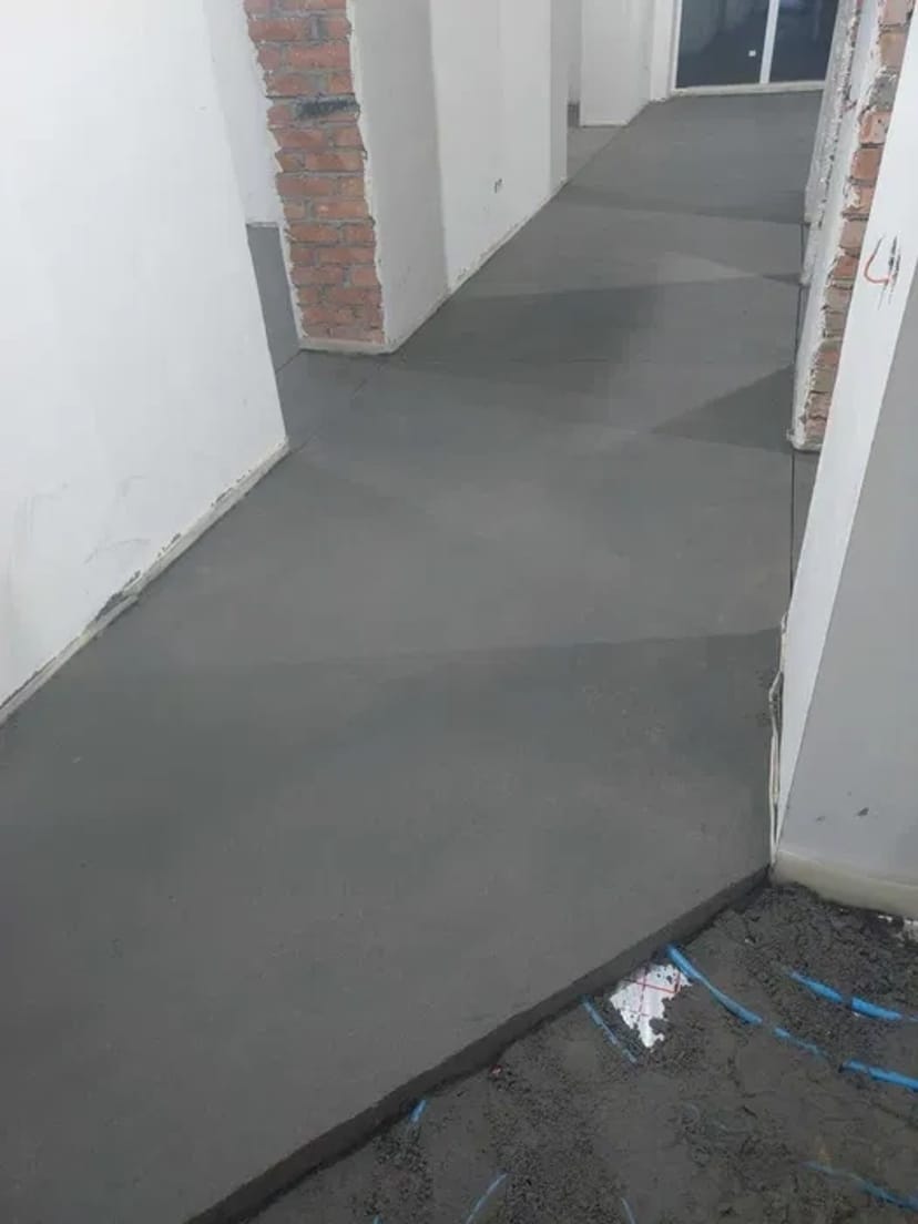 Машинна стяжка підлоги, напівсуха підлога ціна, заливка стяжки пола.