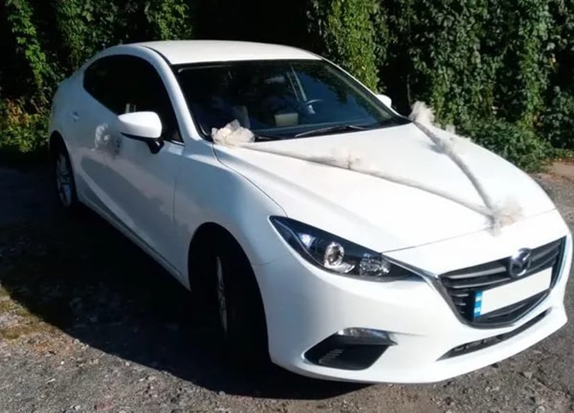 233 Mazda 3 біла замовити на весілля Київ