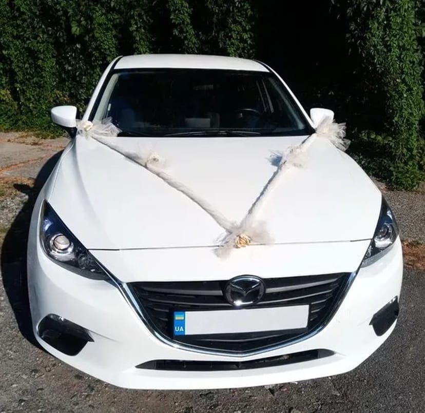 233 Mazda 3 біла замовити на весілля Київ
