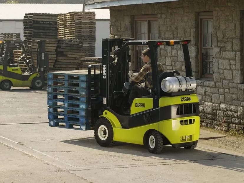 Навантажувачі від 1 до 6 тонн, від 600 грн. Послуги навантажувача.