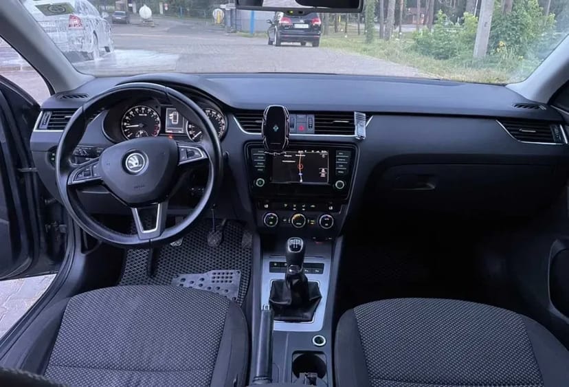 Авто  довгостроково та на короткий термін