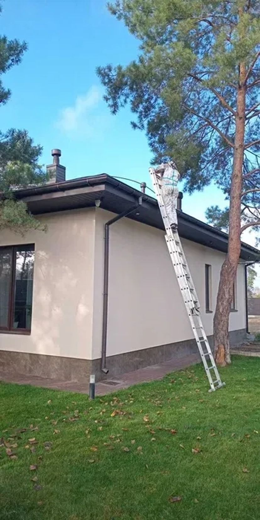 Чистка ремонт димоходу, камінів, печей. Чистка коминів від саджі.