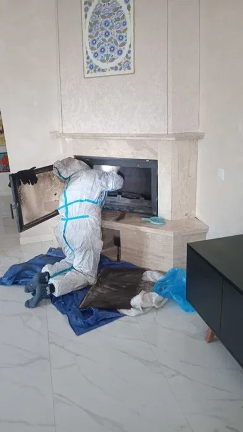 Чистка ремонт димоходу, камінів, печей. Чистка коминів від саджі.