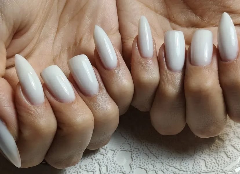 Професійний манікюр з використанням якісних матеріалів - Івано Франківськ.