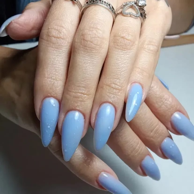 Професійний манікюр з використанням якісних матеріалів - Івано Франківськ.