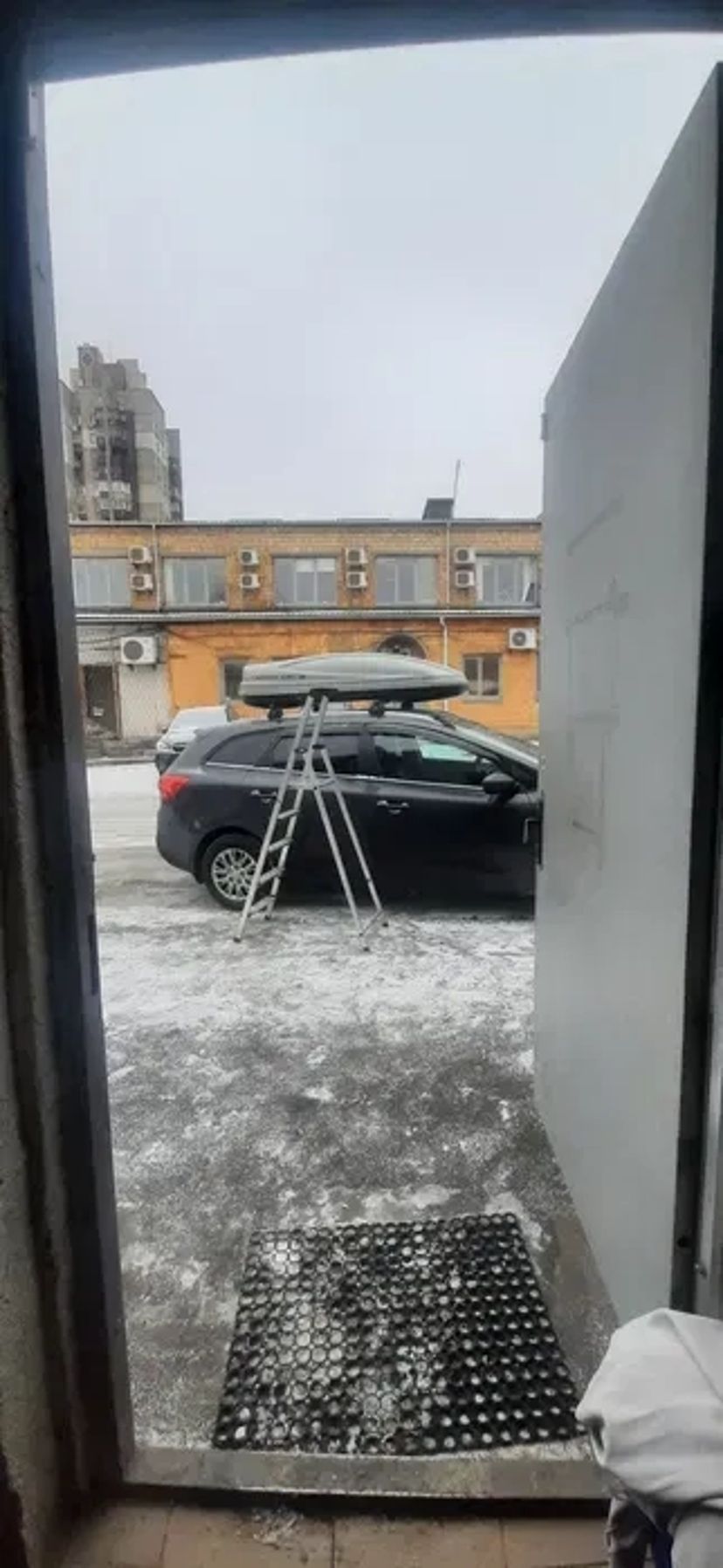 Автобагажники та бокси Terra Drive,Thule, MontBlanc