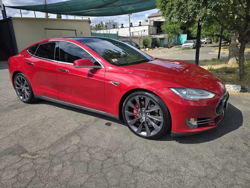 Tesla Model S P85D