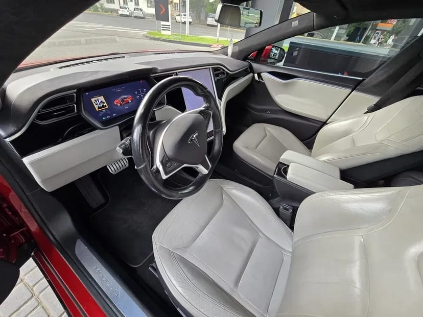 Tesla Model S P85D