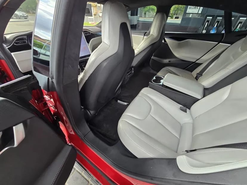 Tesla Model S P85D